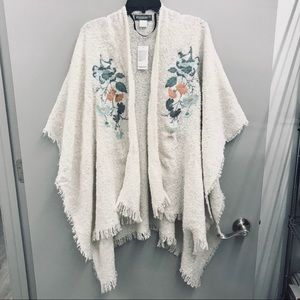 ACCESSORY ST | EMBROIDERED BLANKET SHAWL CARDIGAN